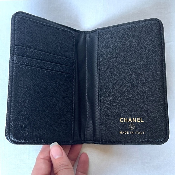 New CC Passport Holder Black and Gold - Picture 5 of 9